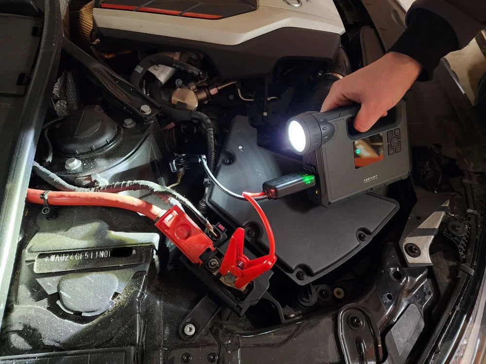 FORTLUFT JS002 Portable Power Station Jump Starter & Air Compressor: 1000 Peak/400 Instant Amps- 150 PSI Digital Air Compressor - USB Port - LED Flashlight - Battery Clamps