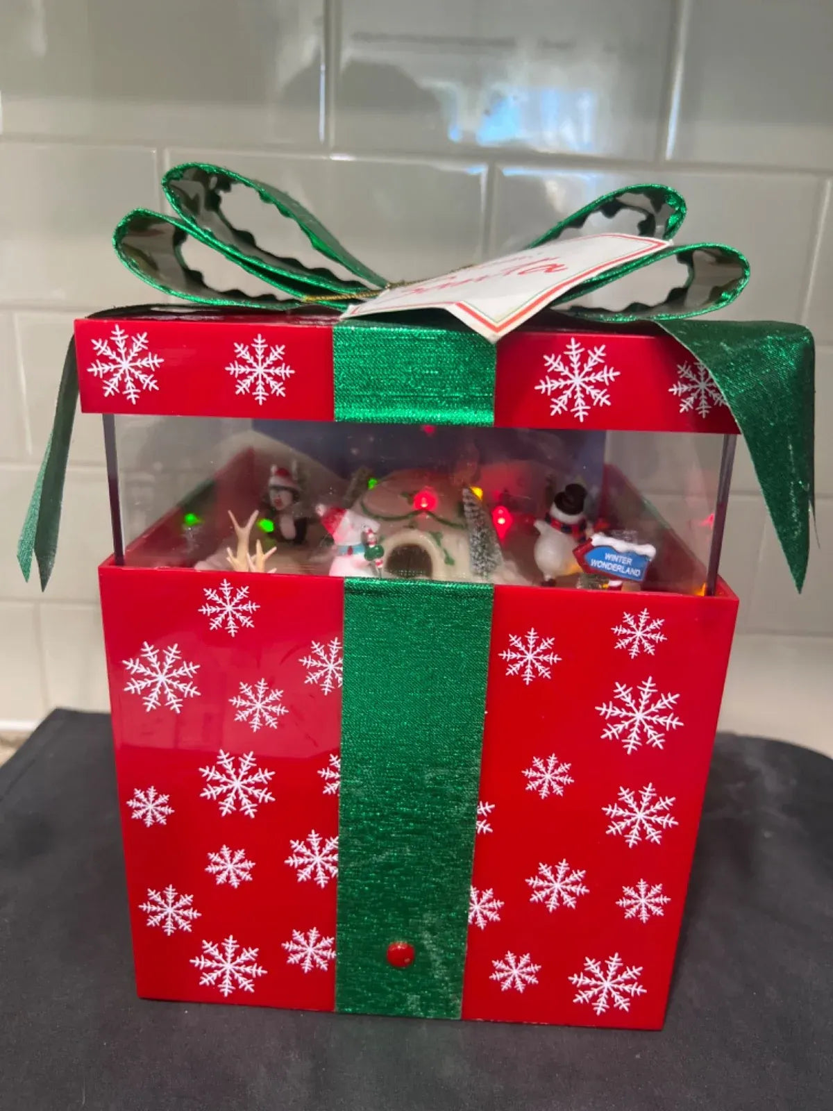 Gemmy MAGIC BOX Xmas Present Gift Musical Animated Snowman Penguin Video