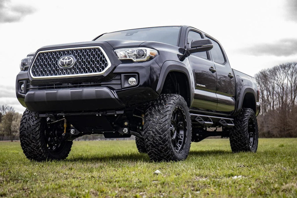 Rough Country 6 Lift Kit w/M1 Struts for 2016-2023 Toyota Tacoma 4WD - 75840