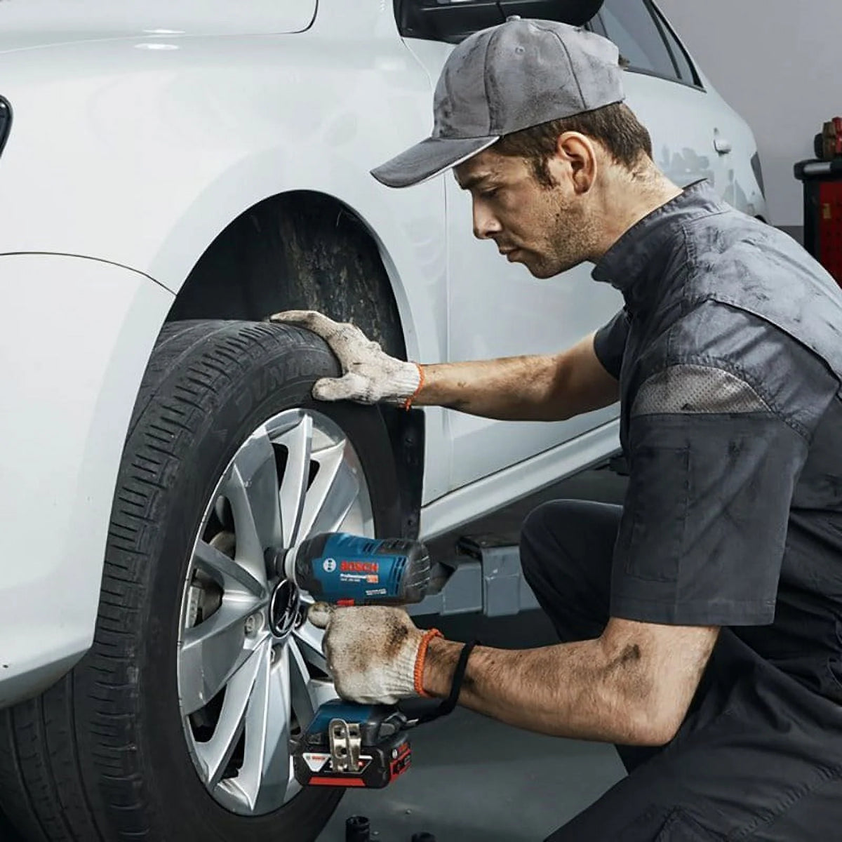 Bosch Impact Wrench 18V Brushless Lithium 400N.m High Torque Rechargeable GDS 18V-400 Electric Wrench Cordless Power Tools