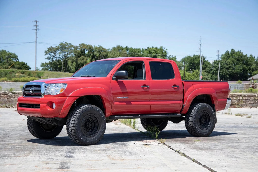 Rough Country 3.5 Bolt-On Lift Kit w/M1 Struts for 2005-2023 Tacoma - 74240RED