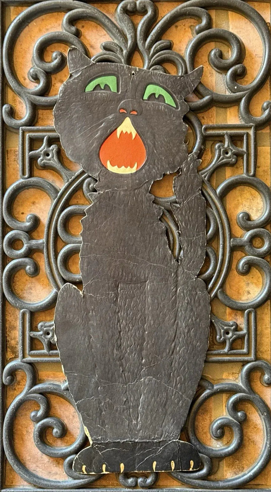 Antique H.E. Luhrs Embossed Die-Cut Scaredy Cat Halloween Decor RARE