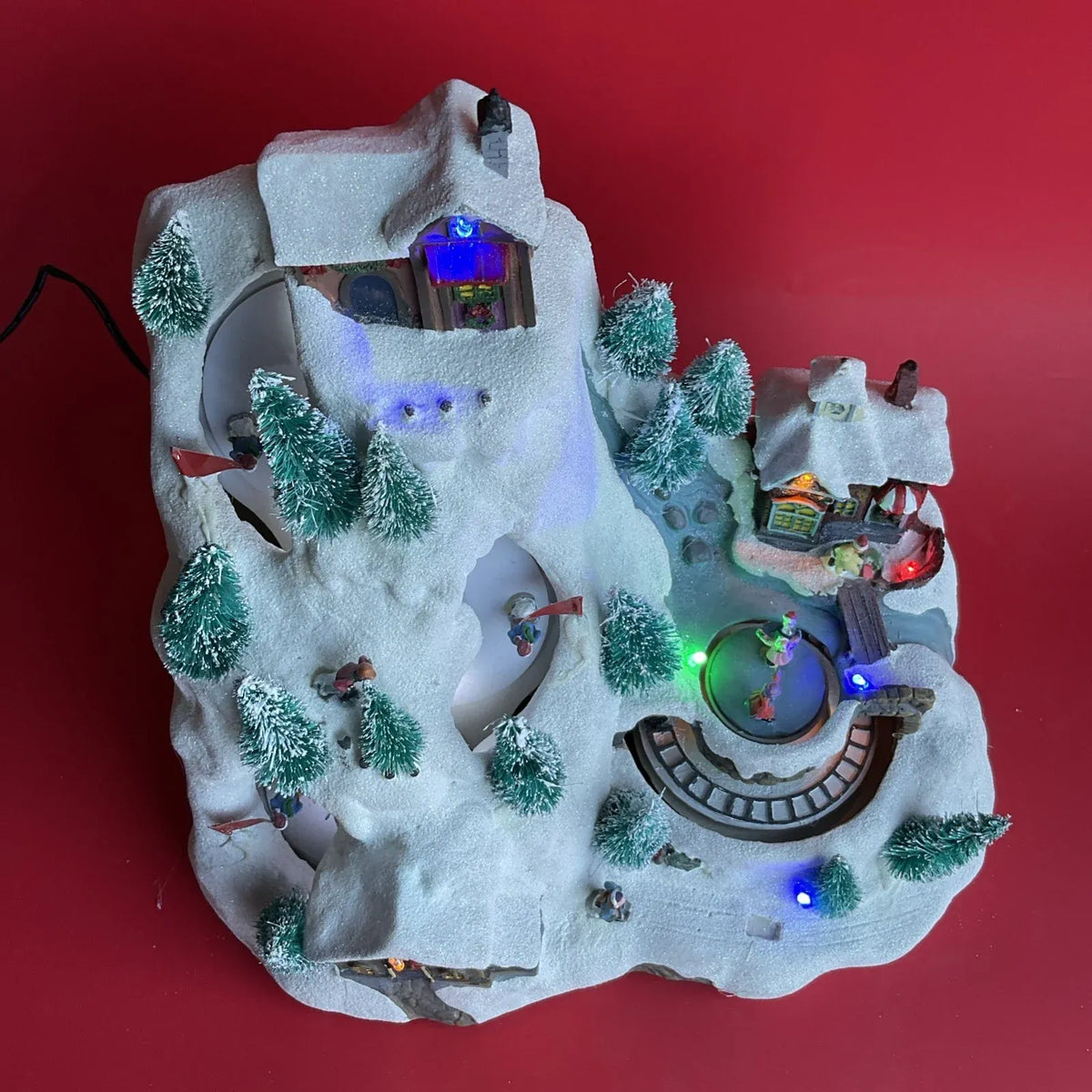 Holiday Living Animated Musical Ski Scene Christmas Lights & Music Songs 0527828