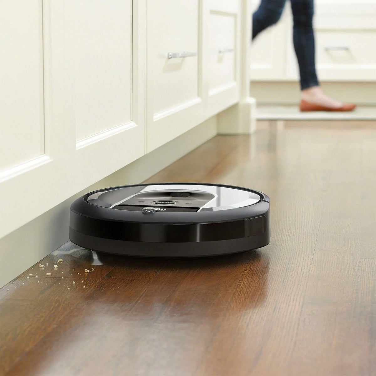 iRobot Roomba i6 (6150) Wi-Fi Connected Robot Vacuum - Light Silver