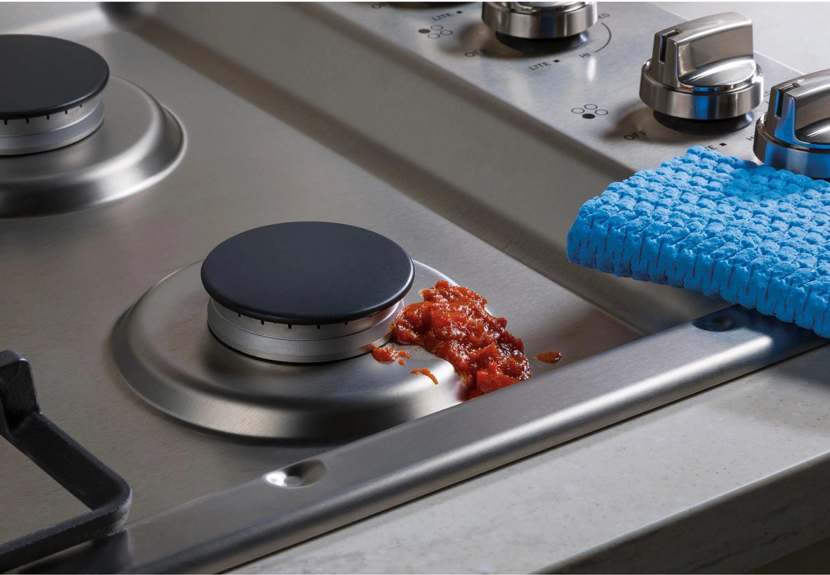 GE - 30 Built-In Gas Cooktop - Stainless steel