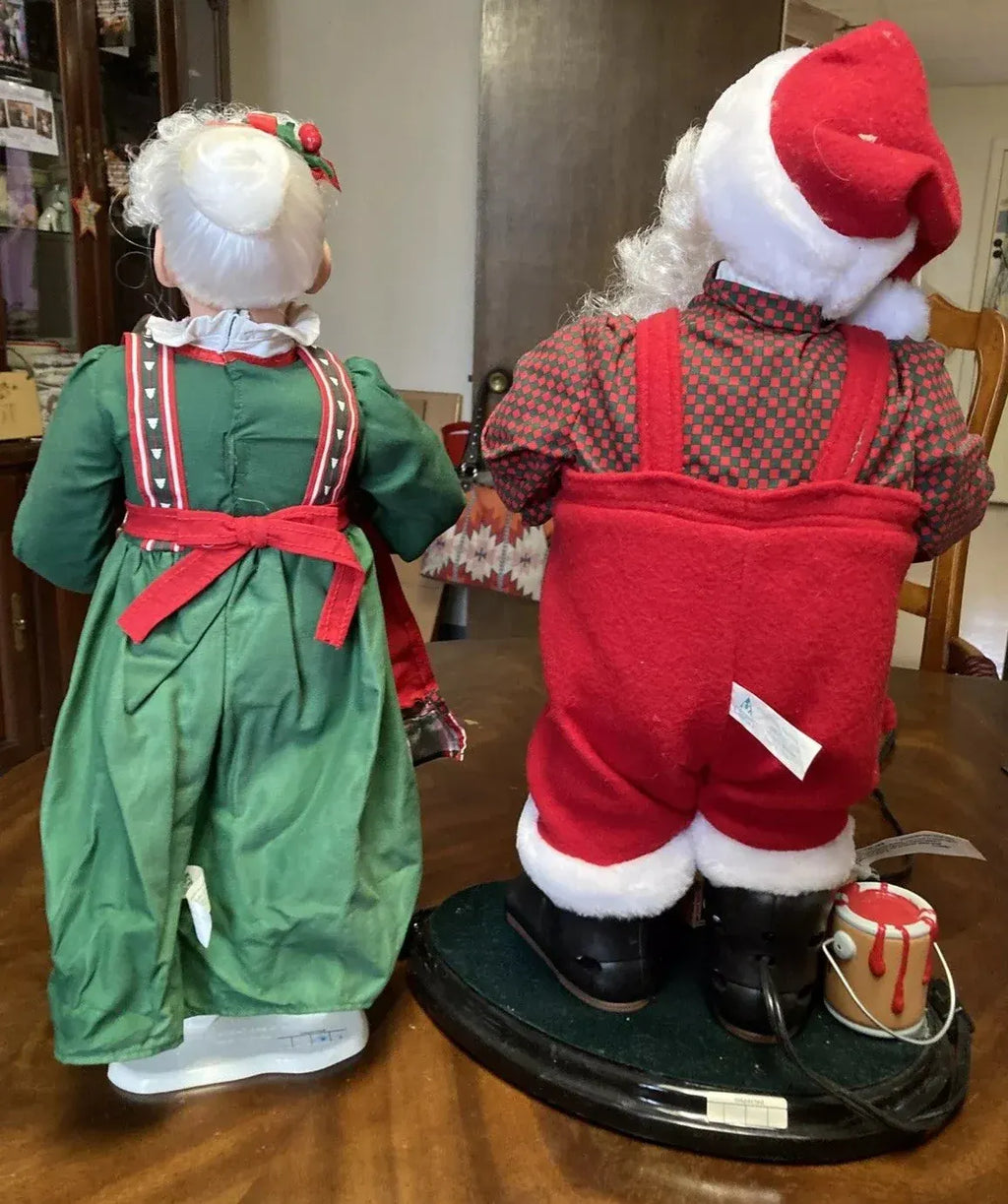Holiday Creations Mr & Mrs Santa Claus Lighted Animated Figures Electric Switch
