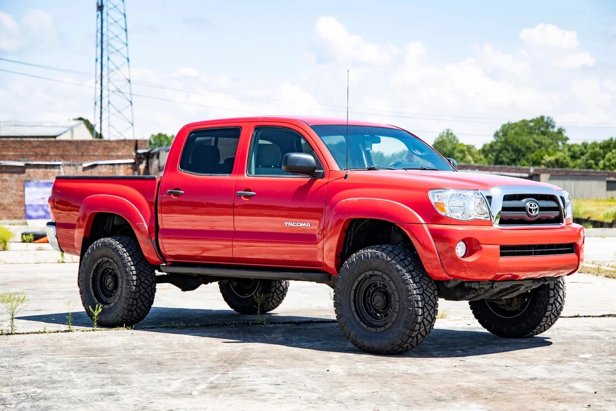 Rough Country 3.5 Bolt-On Lift Kit w/M1 Struts for 2005-2023 Tacoma - 74240RED
