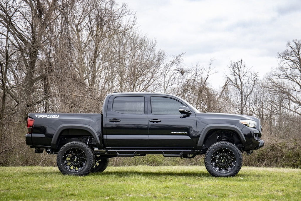 Rough Country 6 Lift Kit w/M1 Struts for 2016-2023 Toyota Tacoma 4WD - 75840